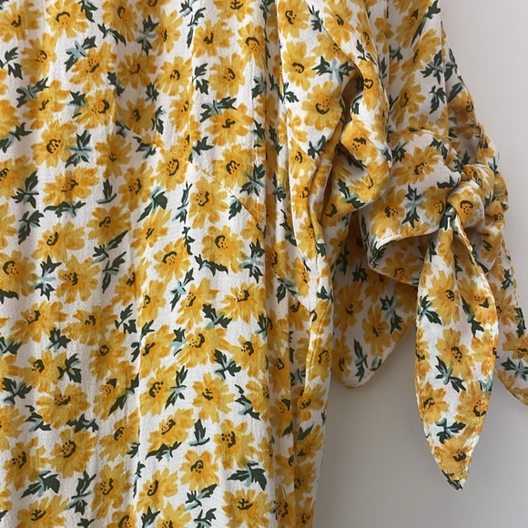 Faithful the Brand Daphne bow-detailed floral-print crepe mini dress size S - Picture 2 of 4